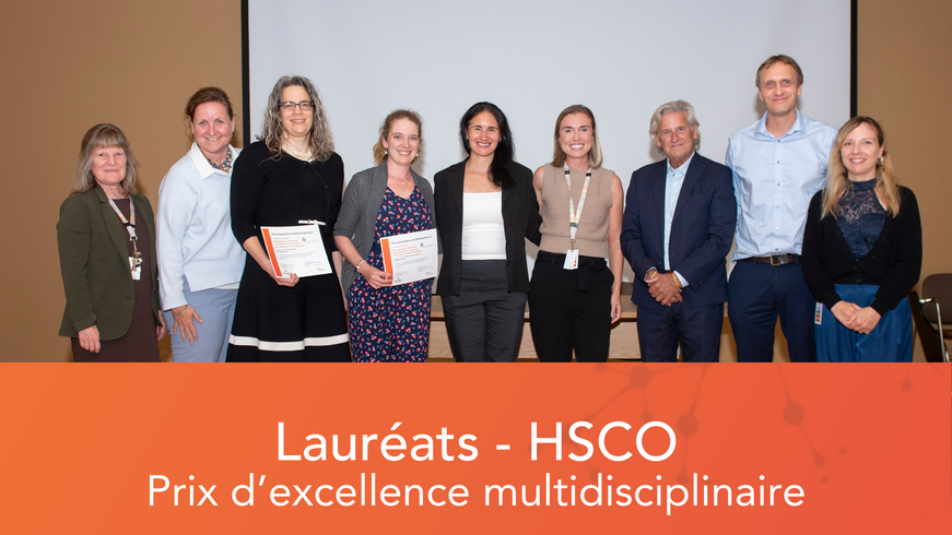 Réception du prix par l'équipe.